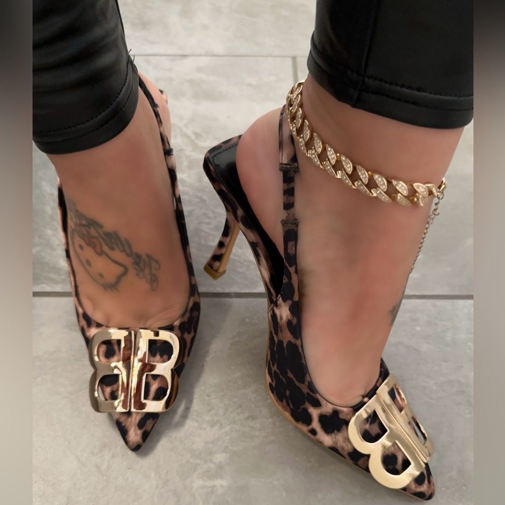 🐆 Leopard Print Slingback Heels w/ Gold Buckle – Pointed Toe Stilettos